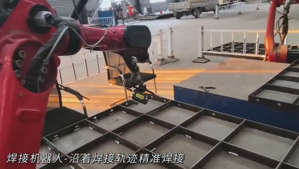创想智控激光焊缝跟踪器实现钢板方框激光寻位焊接自动化的解决方案