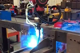 欢颜机器人 | 法兰焊接加装激光焊缝跟踪修正形位误差实例！