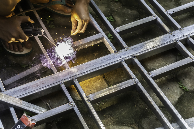 钢结构行业如何选择焊接机器人
