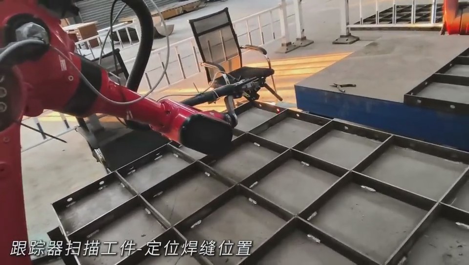 创想智控激光焊缝跟踪器实现钢板方框激光寻位焊接自动化的解决方案